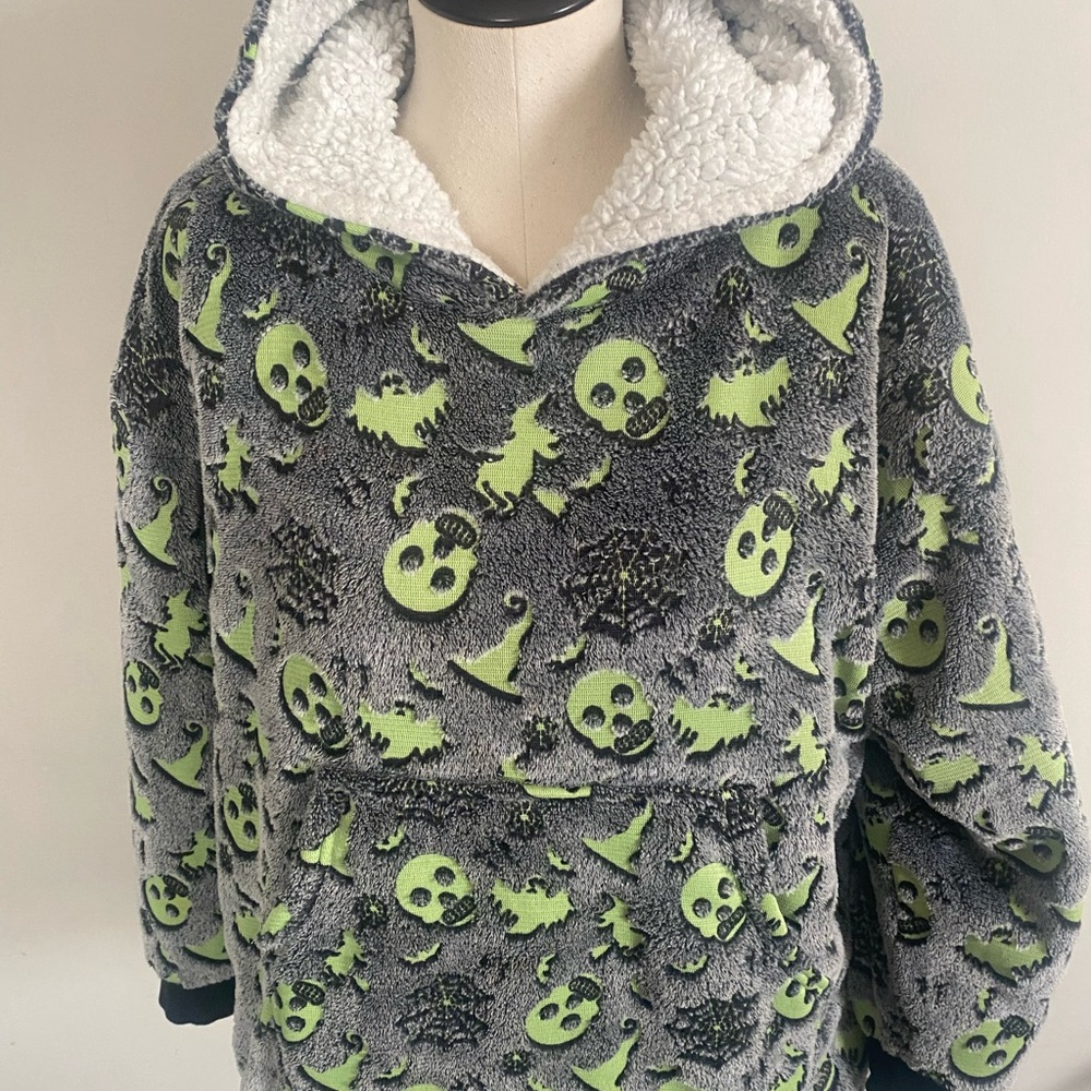 Cozy Gray and Green Kids Hoodie - Picture 4 of 5